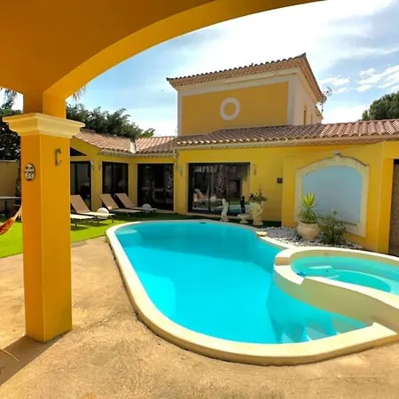 La Soleil Villa Fourques